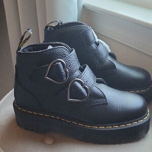 Dr. Martens Devon Heart Black Size 9 Nib